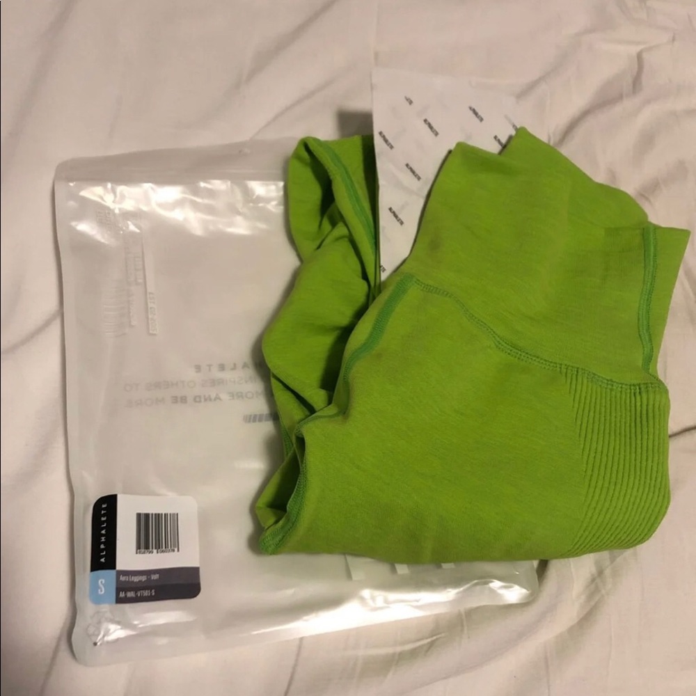 Alphalete aero legging